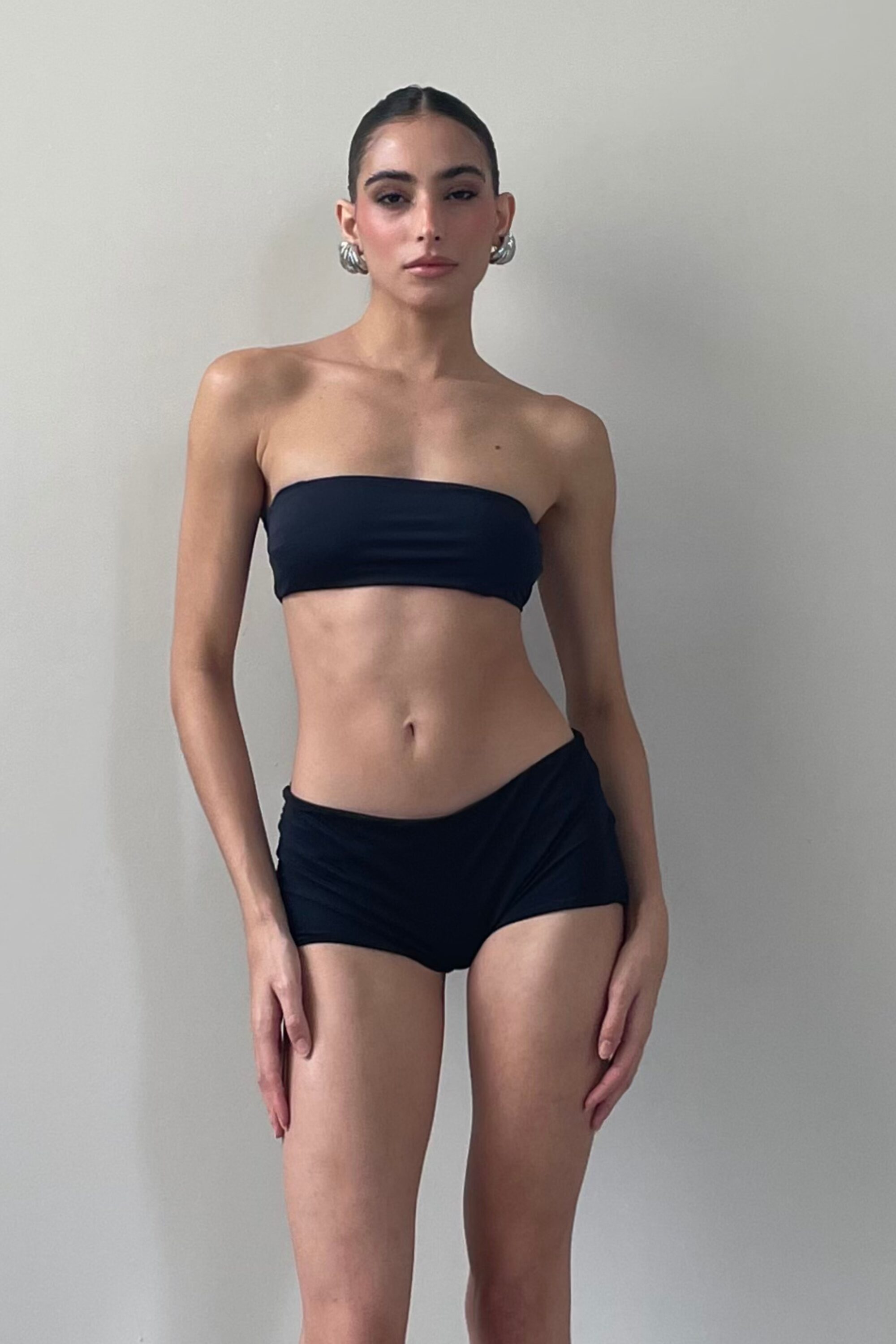 Short Under Cintura Baixa Preto - Image 2