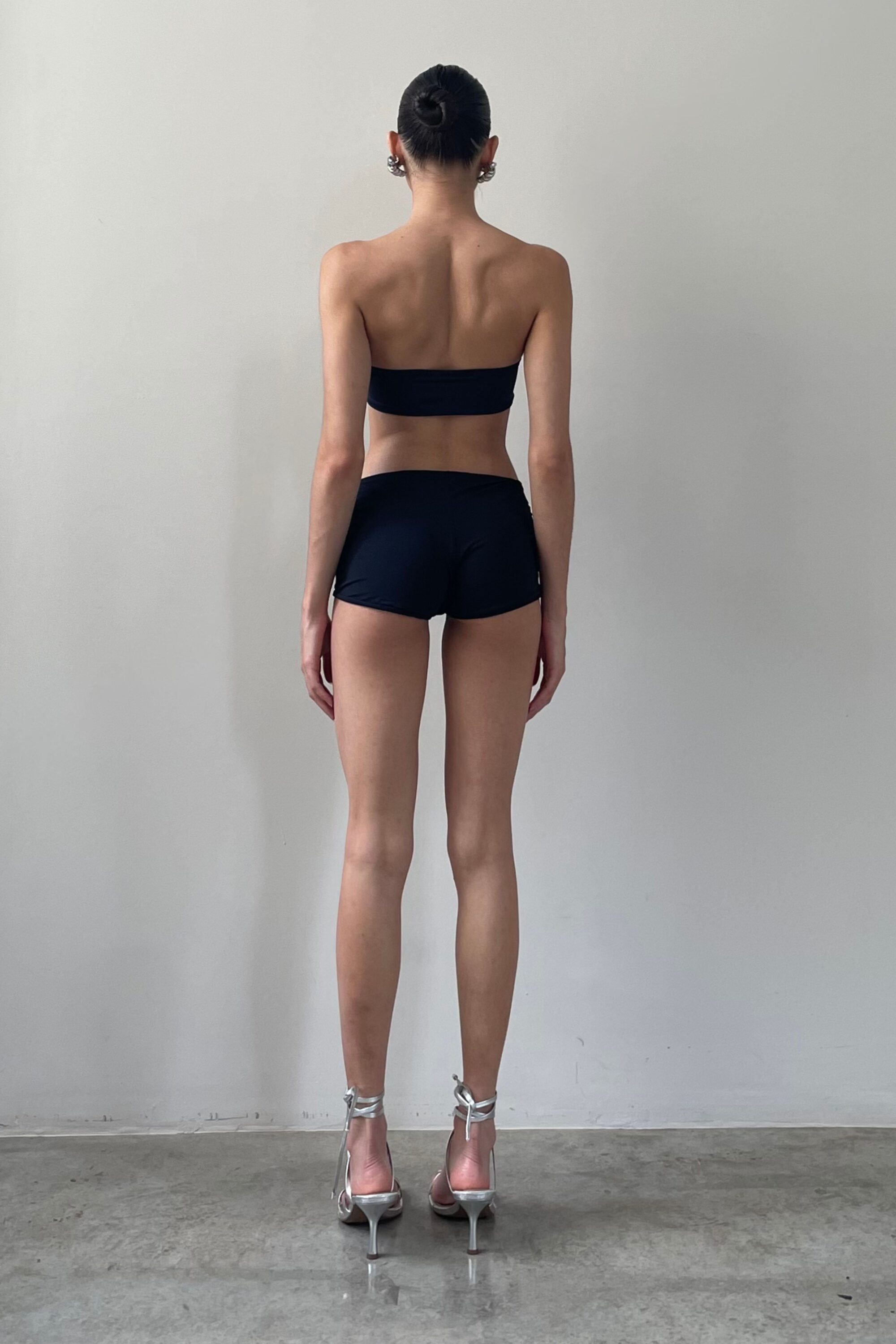 Short Under Cintura Baixa Preto - Image 6