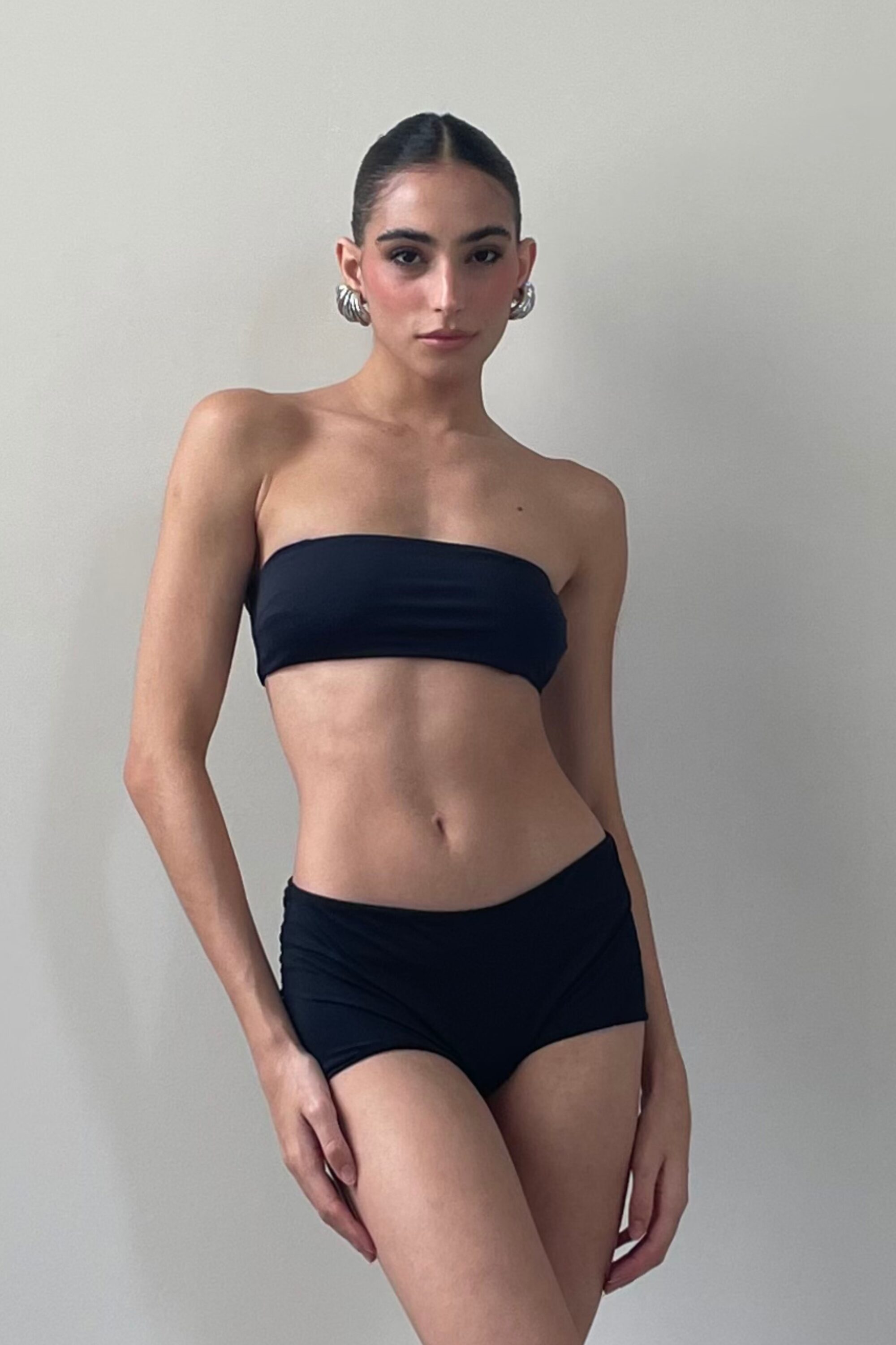 Short Under Cintura Baixa Preto - Image 3
