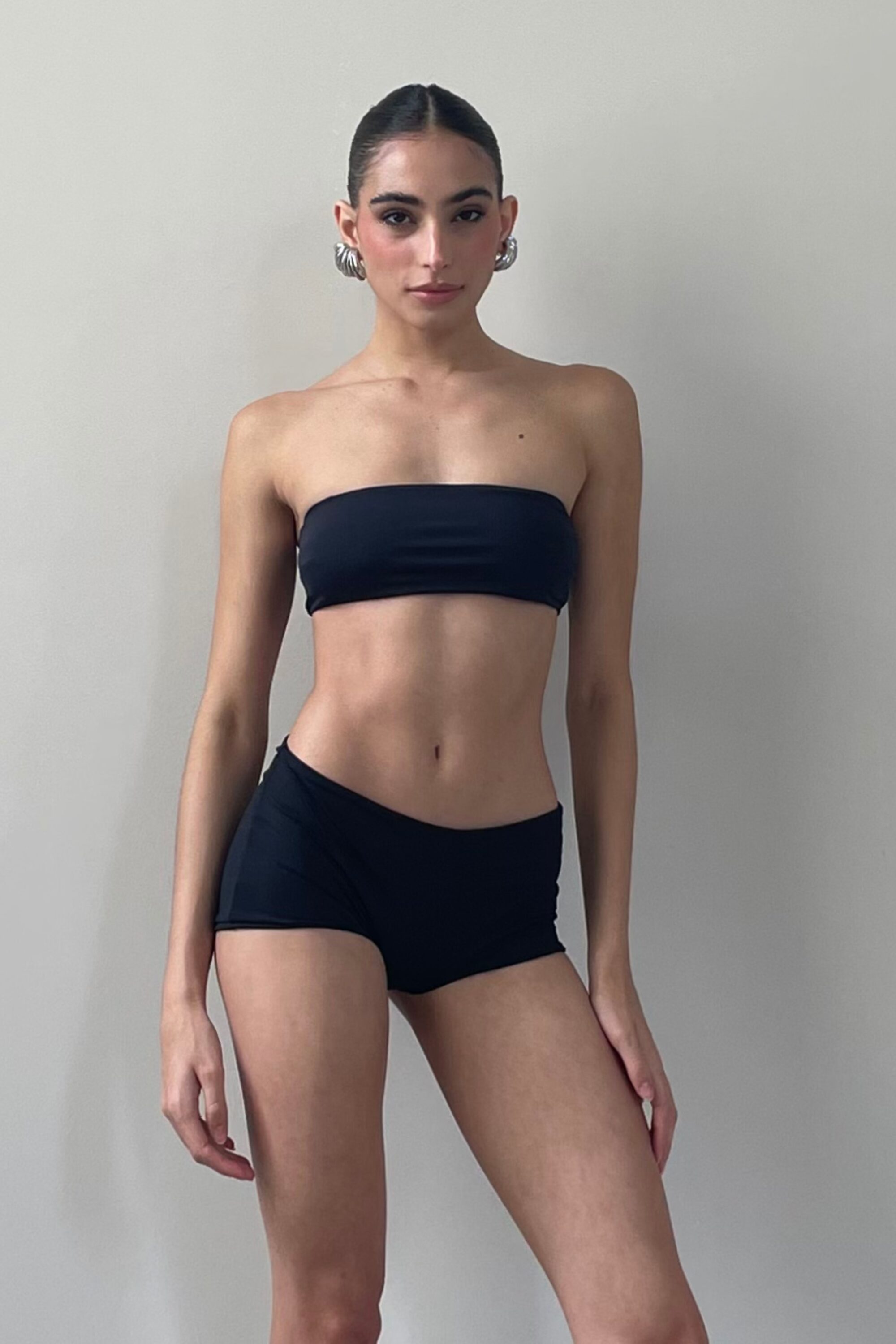 Short Under Cintura Baixa Preto - Image 4