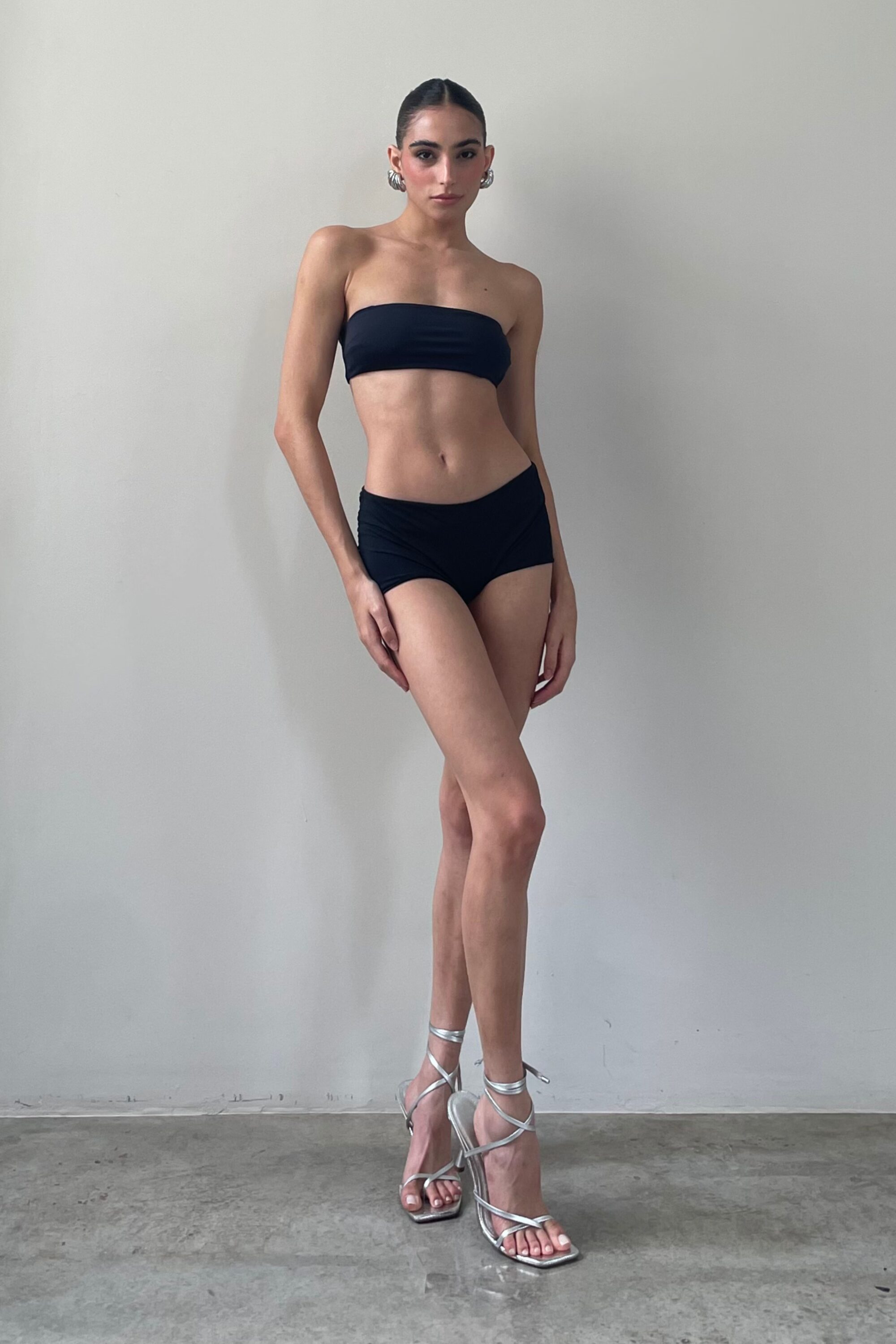 Short Under Cintura Baixa Preto - Image 7