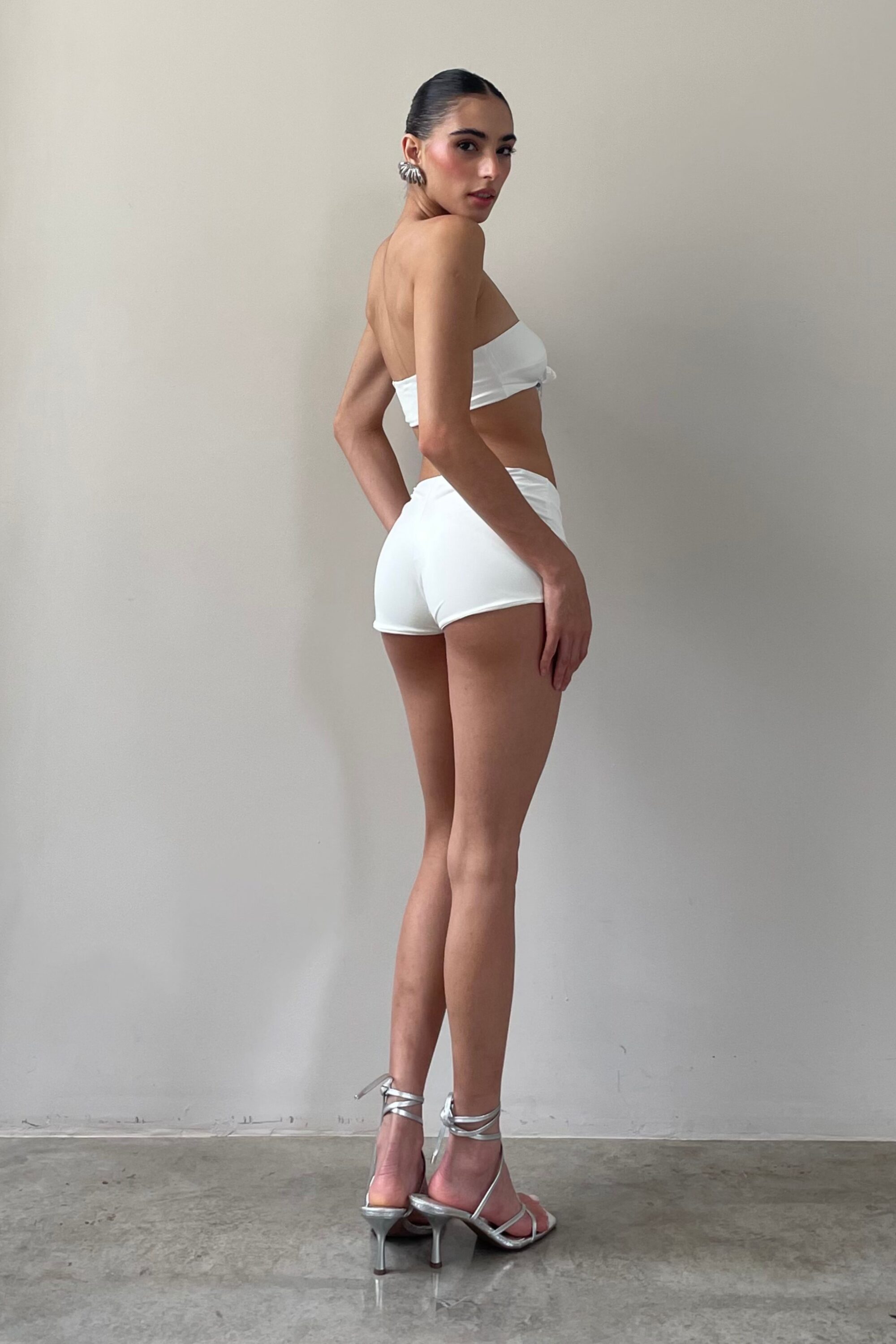 Short Under Cintura Baixa Off White - Image 5