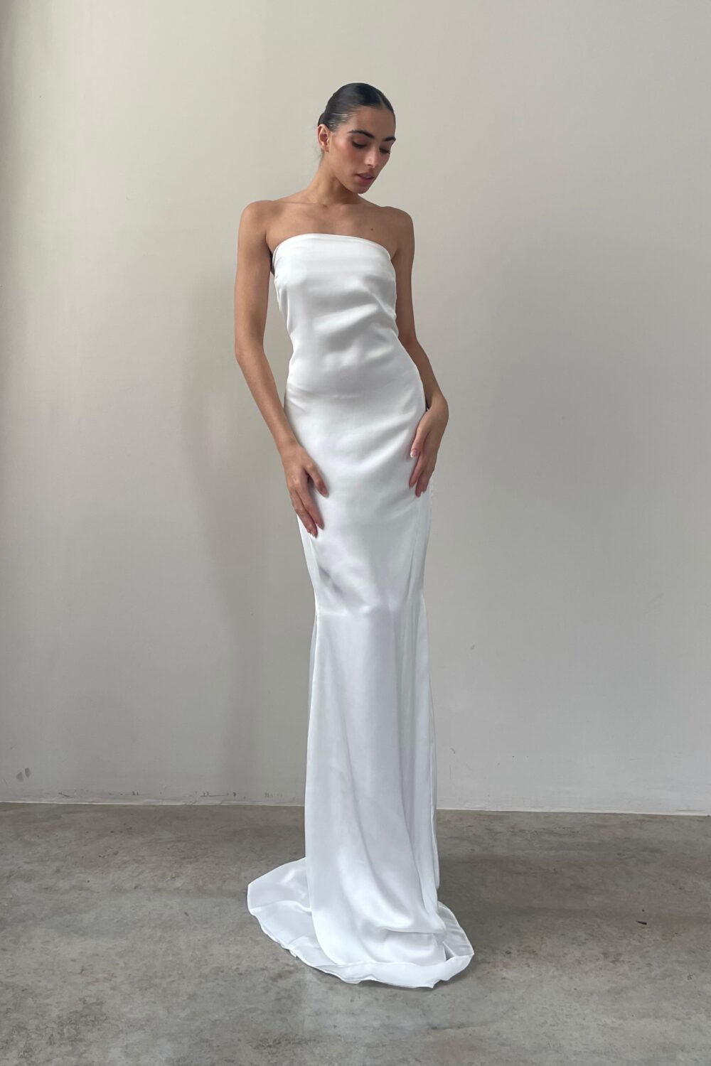 Vestido Tomara que Caia Cetim Off White - SOL BRAND X THAISE JURIATTI