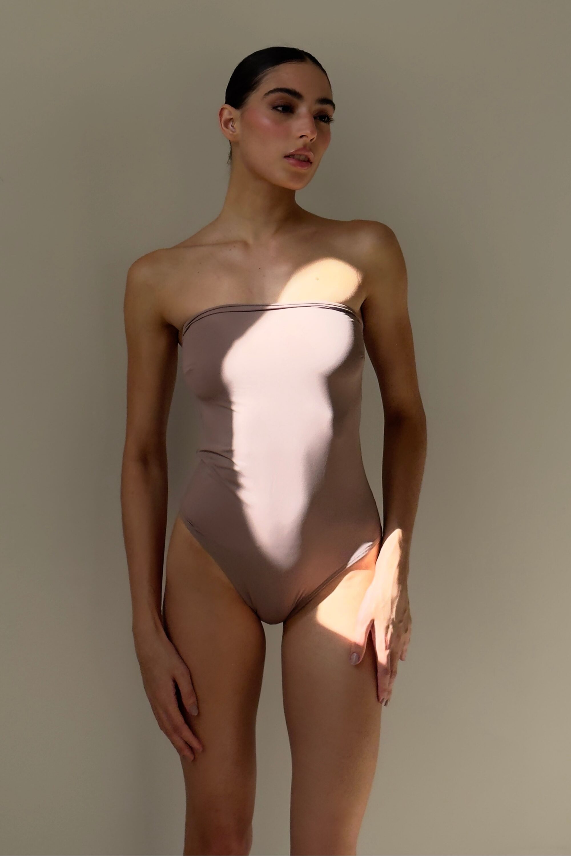 Maiô Under Nude - Image 2