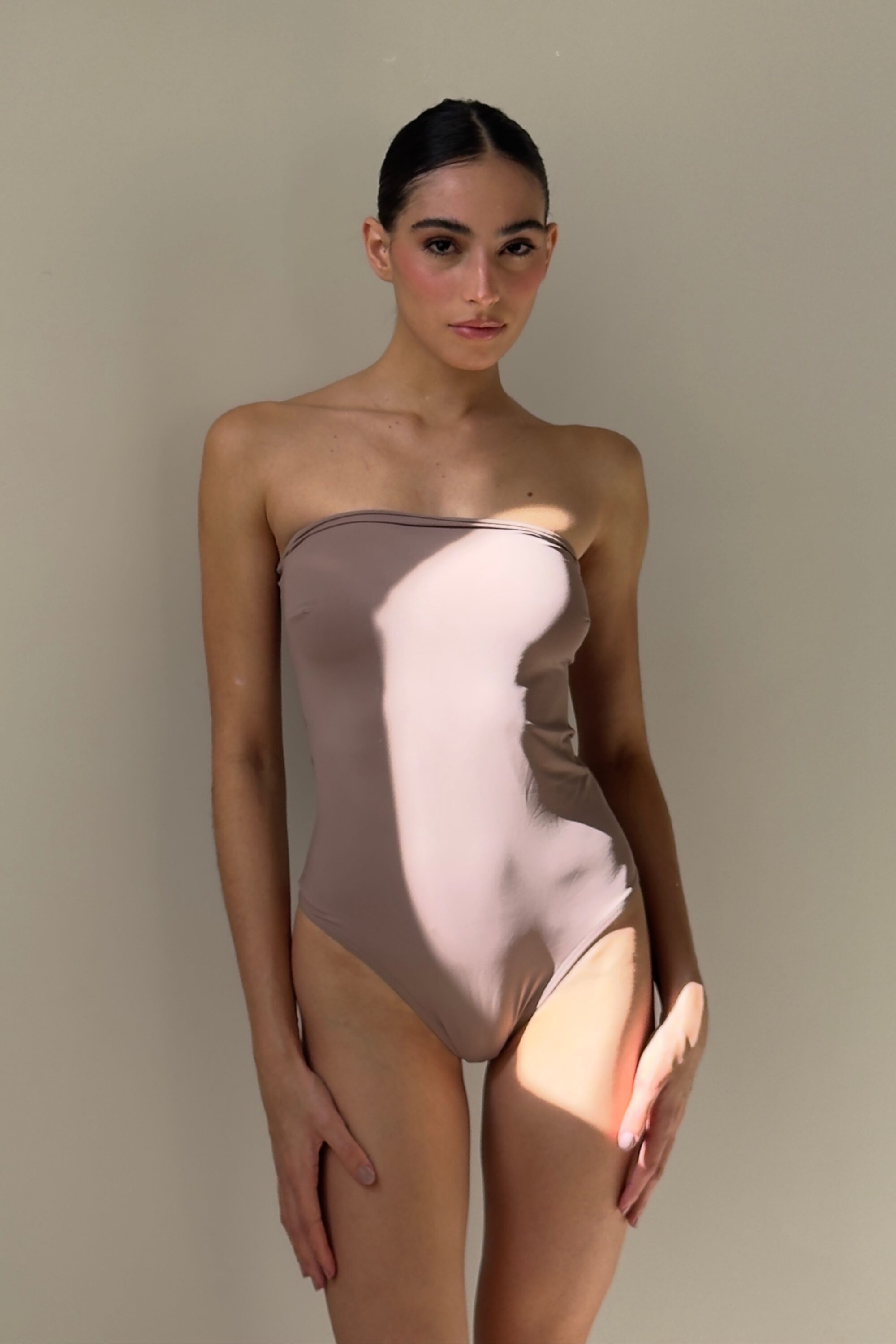 Maiô Under Nude - Image 3