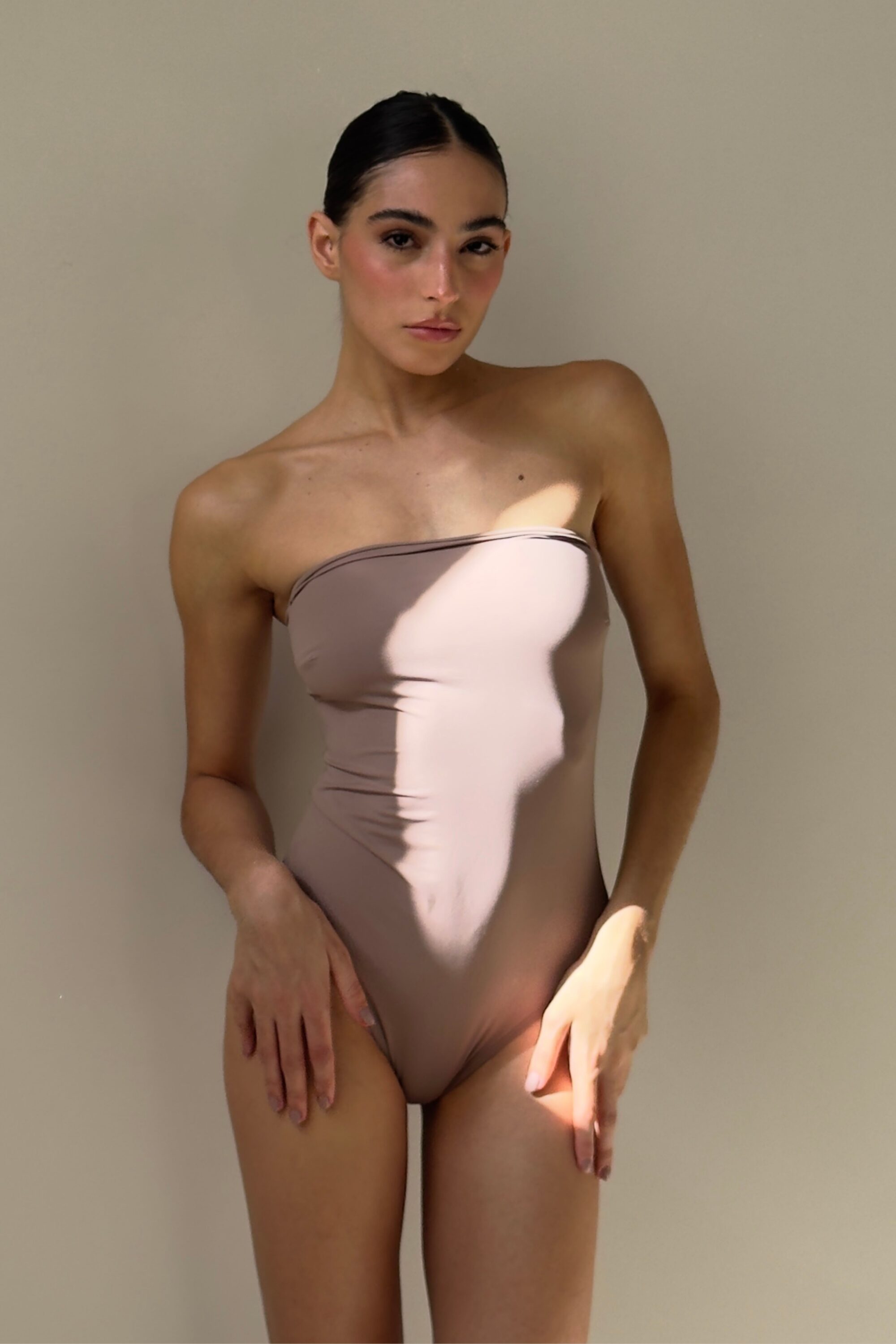 Maiô Under Nude - Image 4